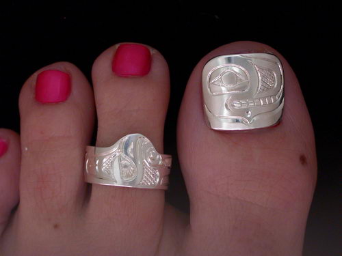 Toe nails and toe ring
