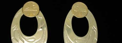 Earrings:
Dolphin Oval with Gold 